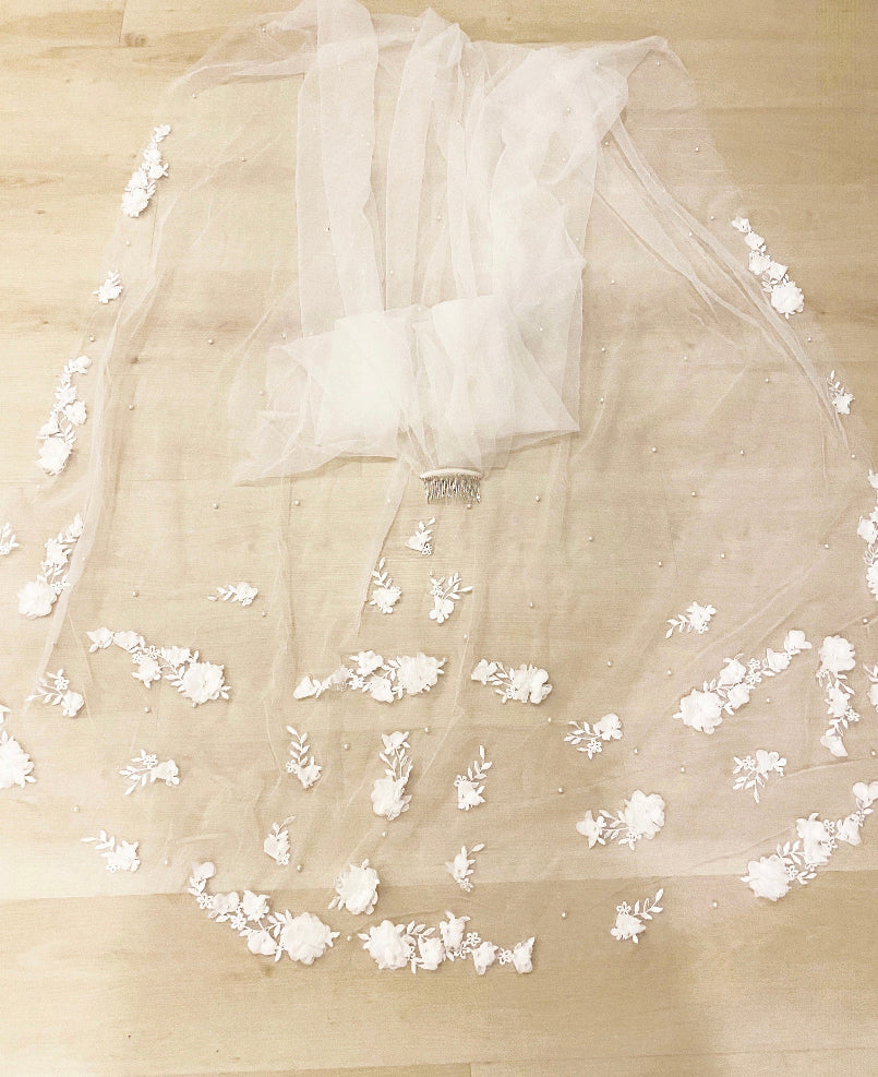 • MARIELLA • Bottom 3D lace applique pearl veil