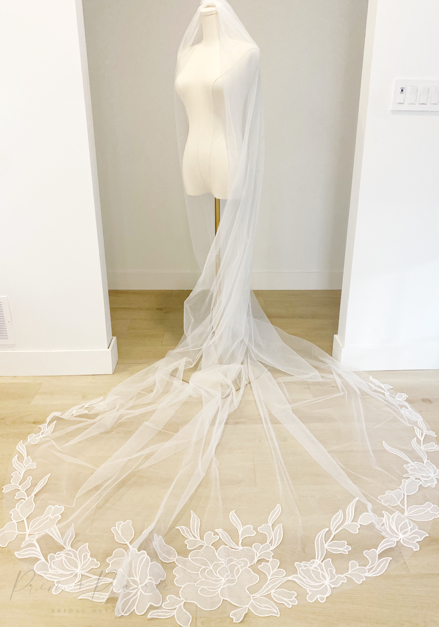 • KORI • modern lace bridal veil