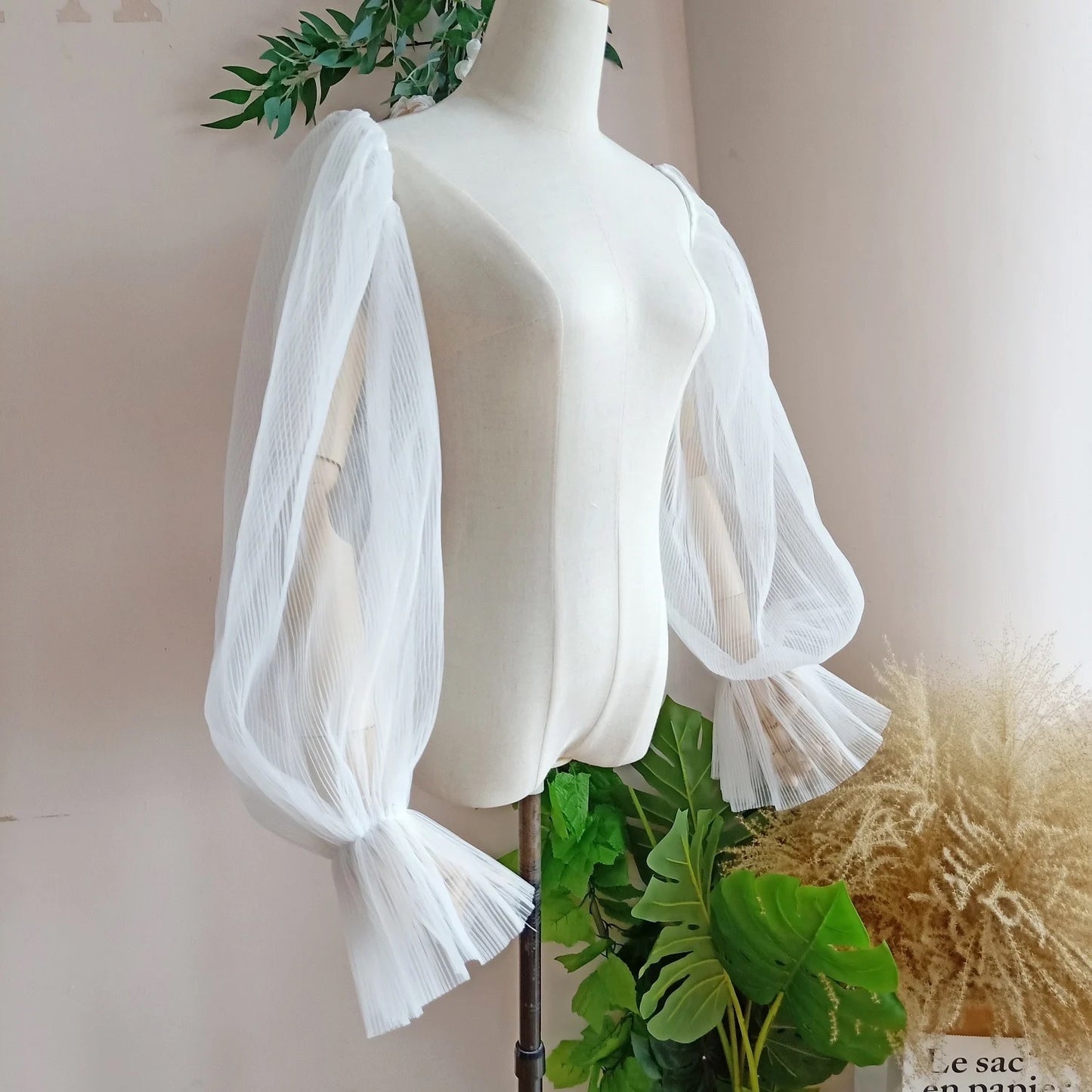 • VANIA • long pleated plisse tulle wedding sleeves