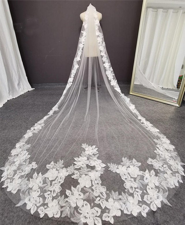 • FLORA • tropical lace bridal veil